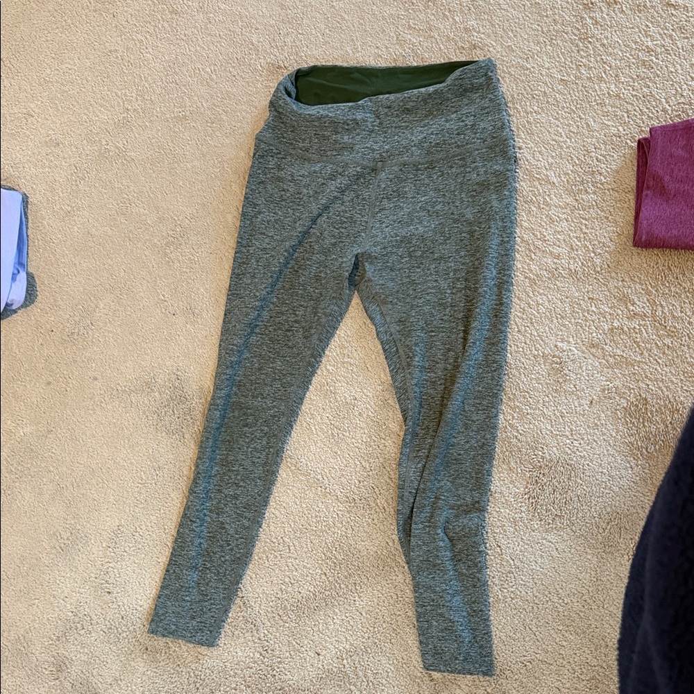 Beyond Yoga Textured Green Leggings